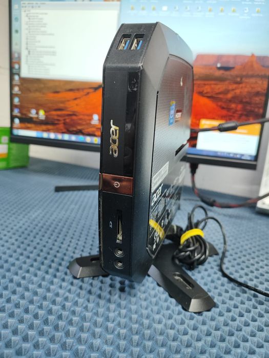 МИНИ ПК полностью рабочий , офисный/windows стоит.