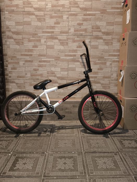 Продаю велик бмх новый