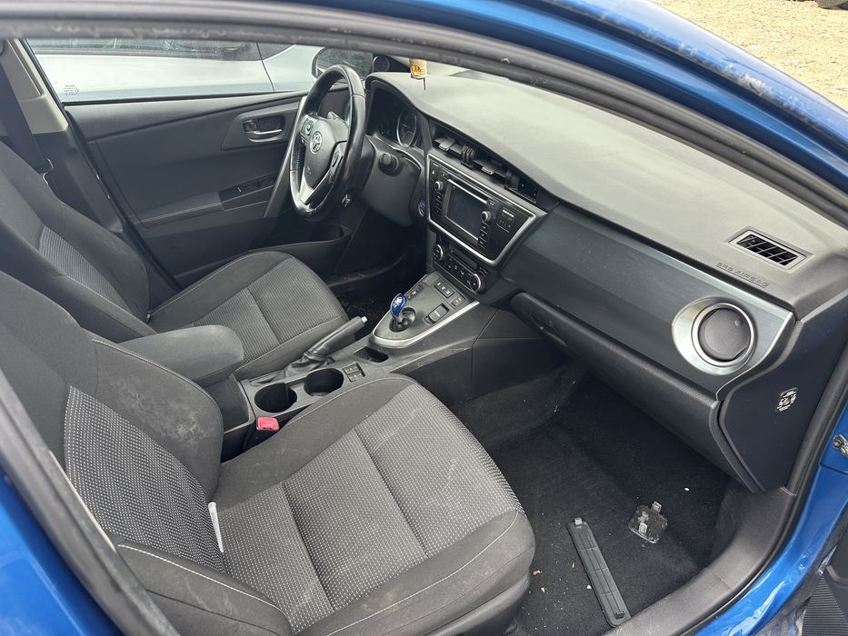 Тойота Аурис Toyota Auris 1.8 хибрид 136 кс 2014г На Части