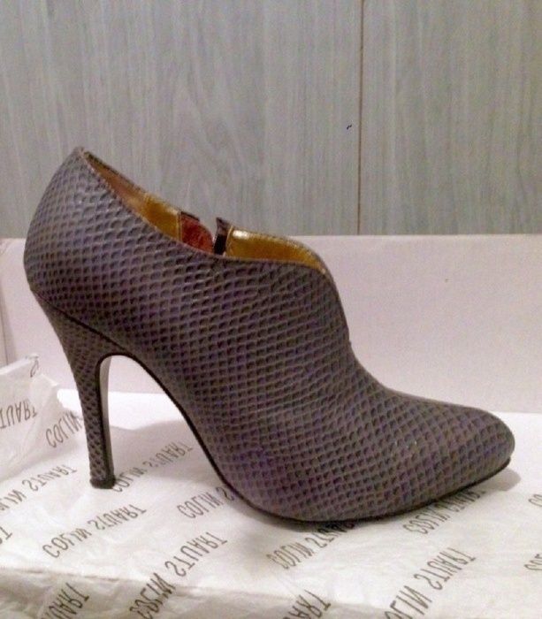 Colin Stuart by Victoria.s Secret Ghete piele sarpe Gri 37 NOI