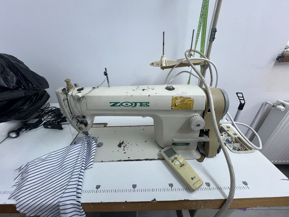 Masa de calcat cu generator inclus BATISTELLA,masina de cusut Zoje