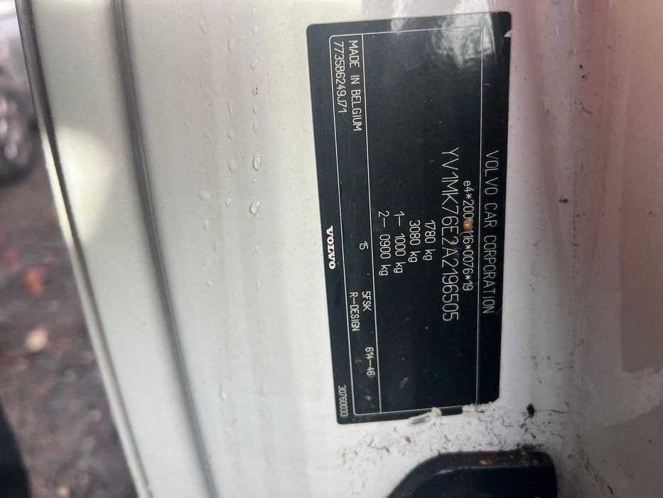 Dezmembrari volvo c30 1.6d cod D4164T cutie 5 trepte  Faruri xenon