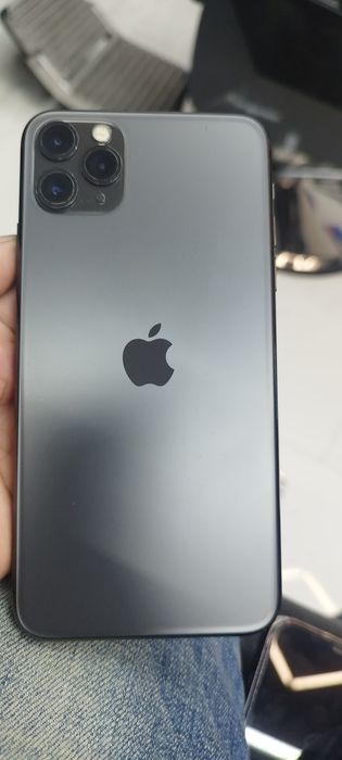 iPhone 11 pro max 256