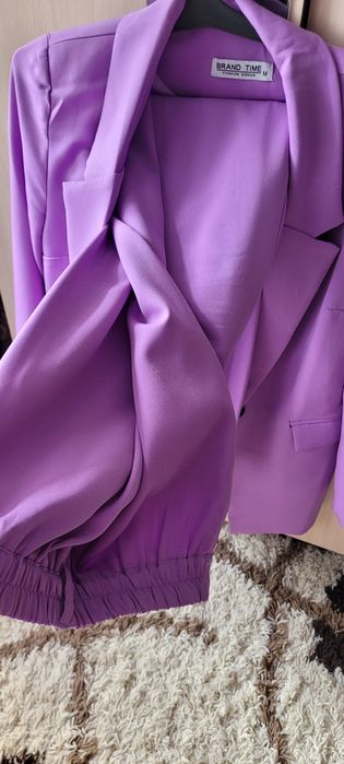 Брючный костюм женский