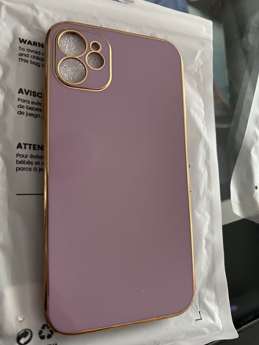 Кейсове за Iphone 11