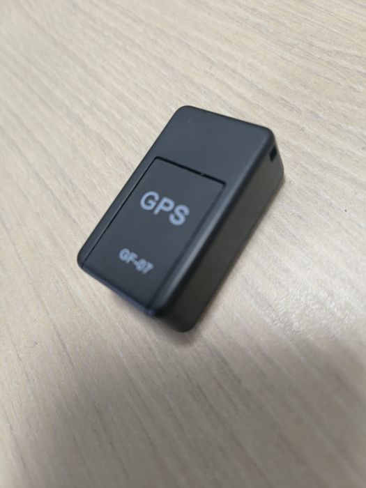 Gps tracker și microfon Spy