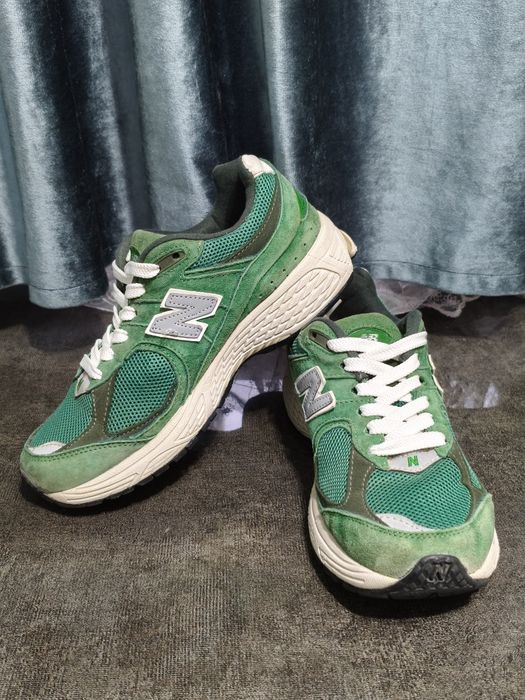 Оригинальные кроссовки New Balance 2002