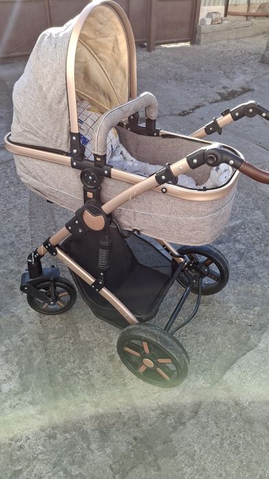 Продам коляску срочно