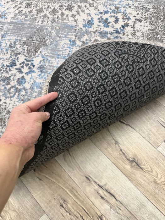 продам 2коврика основа противоскользащая