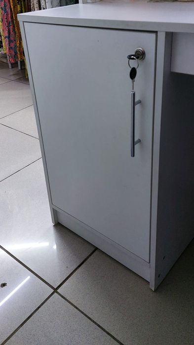 Рецепшн стол продам