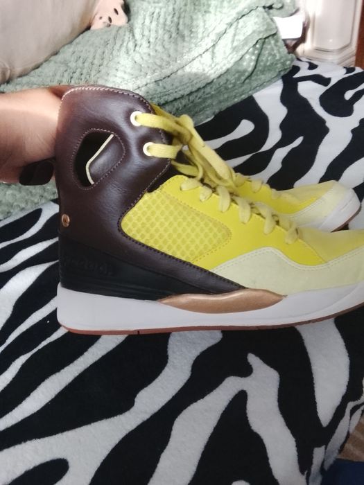 Reebok nou și ieftin