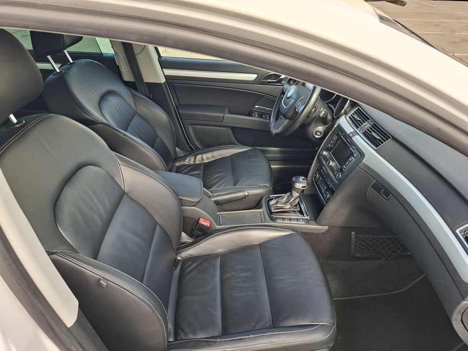 Skoda  Superb  Model Elegance 2012  2.0 Tdi   Automat D.S.G