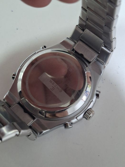 Emzer soat 950 000 sum orginal soat 2 ta vaqtli