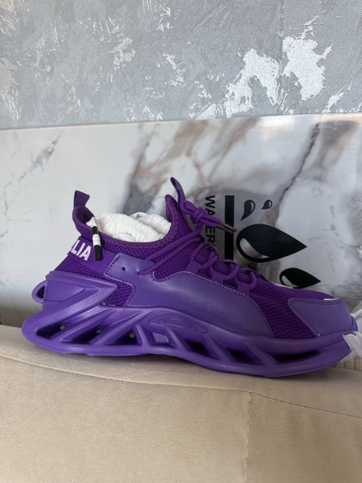 Продам кросовки