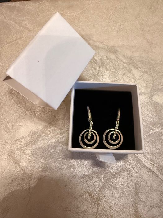 Сребърни обеци с камъчета