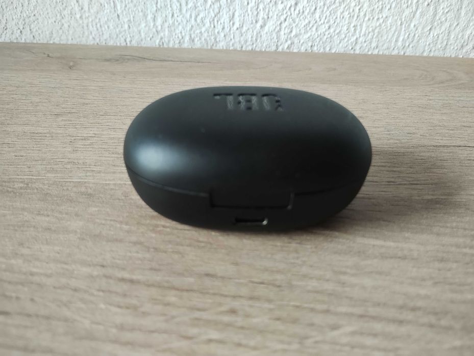 JBL Free 2 само зарядна кутия