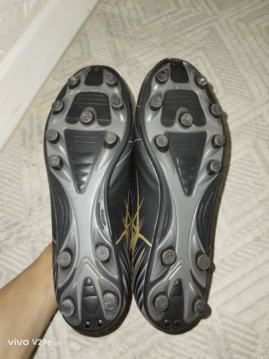 Продается бутсы 42-го размера