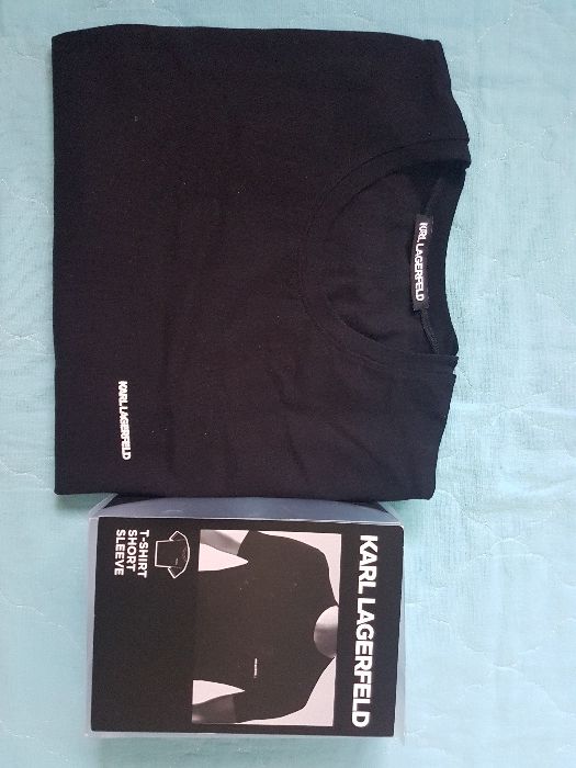 Мъжки тениски KARL LAGERFELD.Оригинални, размер L/XL. НОВИ!