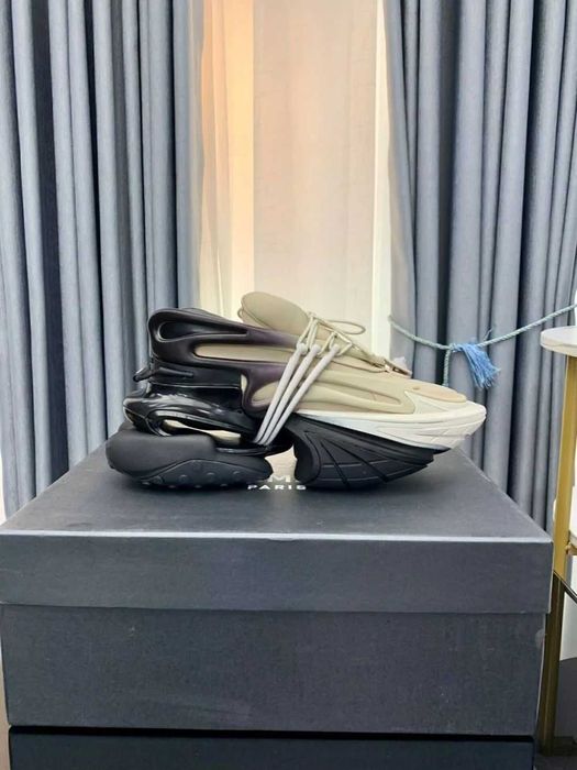 Balmain Unicorn Low-Top Sneaker "Beige/Black"