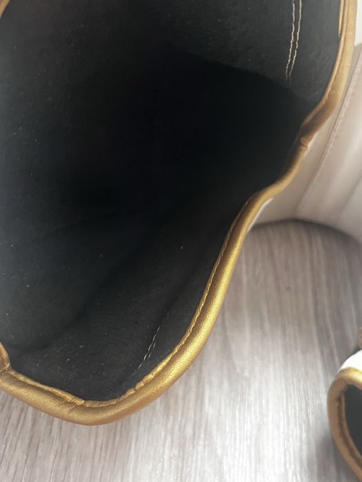 Боксерские перчатки