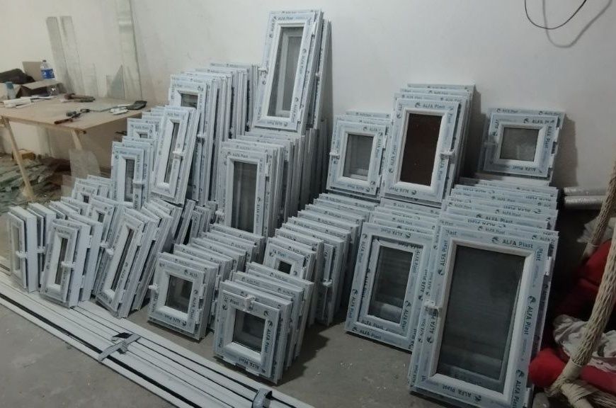 Форточки Пластик и Алиминывые разные размеры