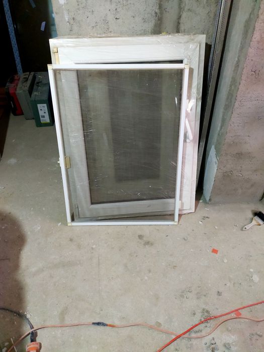 Geam termopan cu plasă