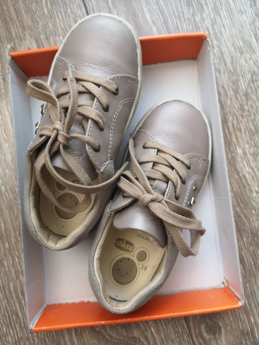 Кожени италиански детски обувки Chicco с перлен ефект с декорации