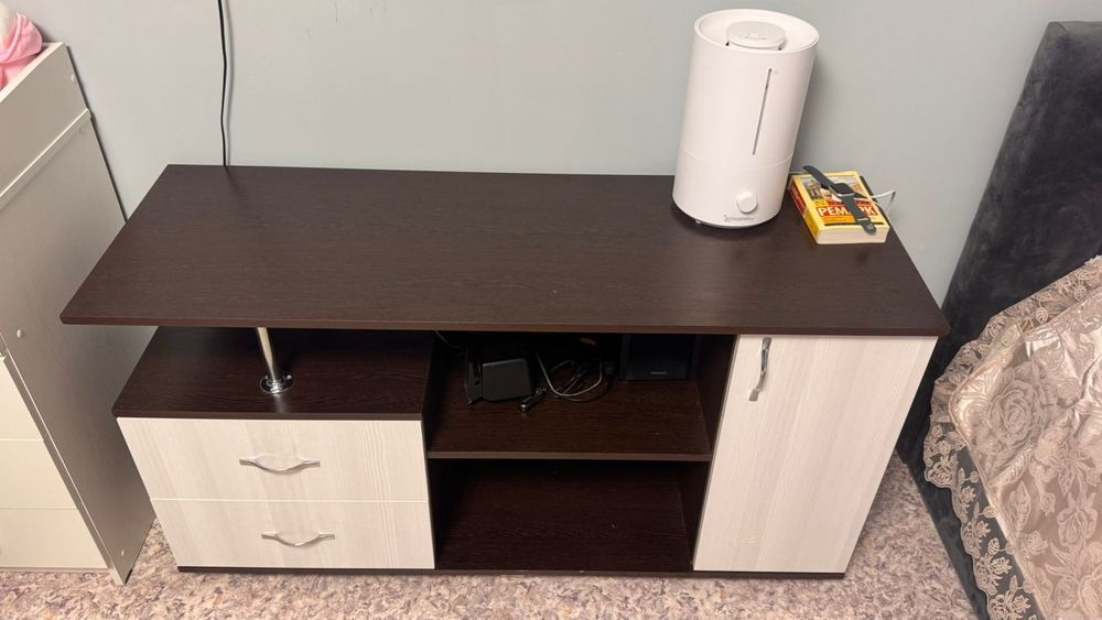 Продам тумбу под телевизор