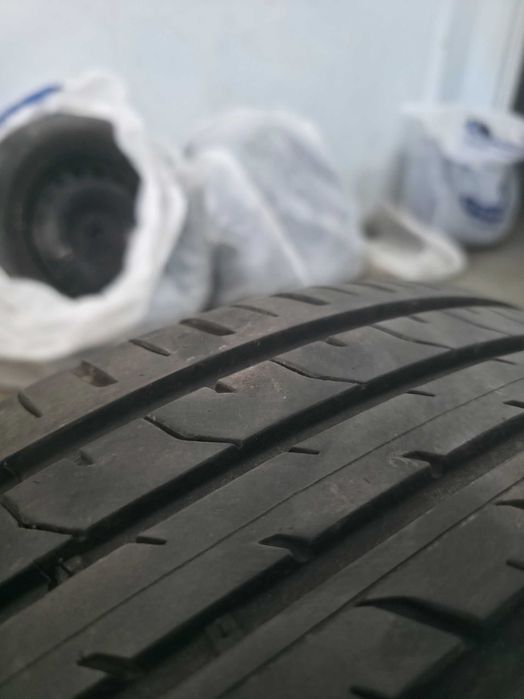 Anvelope de vara 205 55 R16 cu jante si capace Toyota
