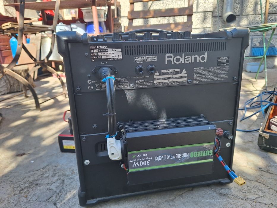 Продавам акумулаторно кубе Roland Cube 20