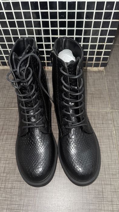 Нови зимни обувки