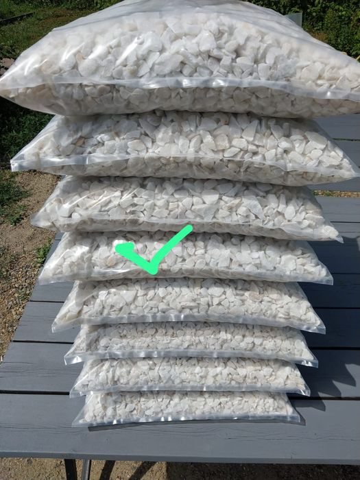 Мраморная галька крошка