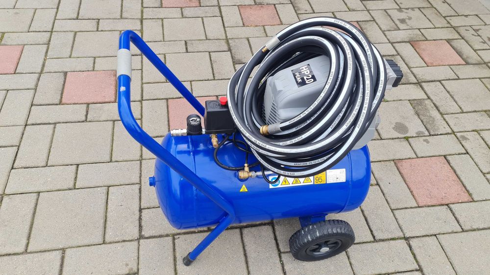 Vand compresor de aer profesional MICHELIN MCX50, 10 bar, rezervor 50l, 200 l/min, 1,5kW, monofazat, ca si nou, folosit de 3 ori. Plus furtun 54 bari.