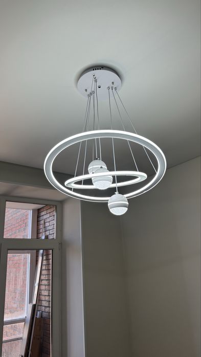 Люстра белая диод