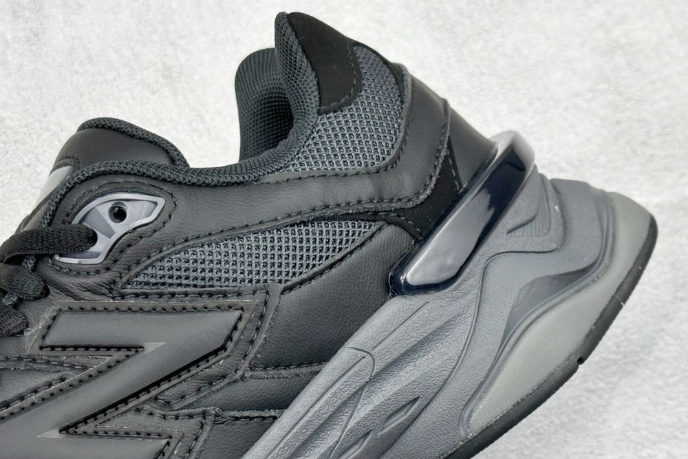 New Balance Triple Black