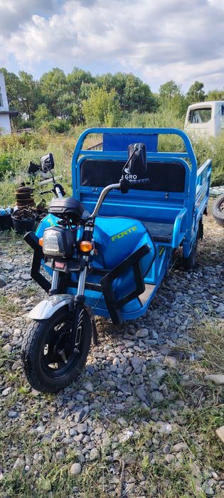 Vând tuk tuk triciclu electric