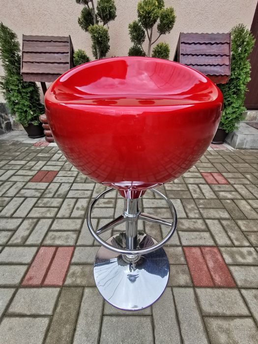 Scaun bar, reglabil pe înălțime, telescopic, stare foarte bună