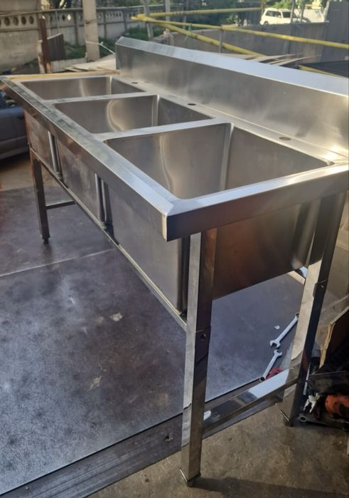 Продам мойку трёхсекционную из нержавеющей стали