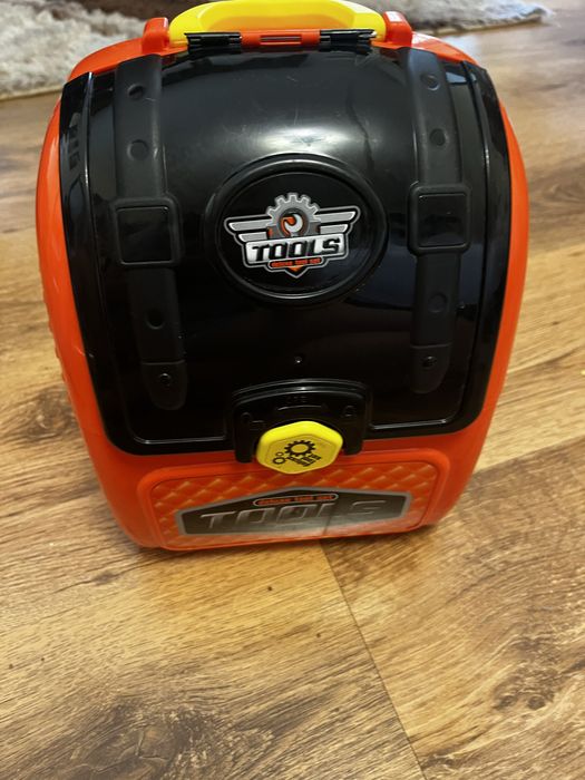 Детска раница с инструменти