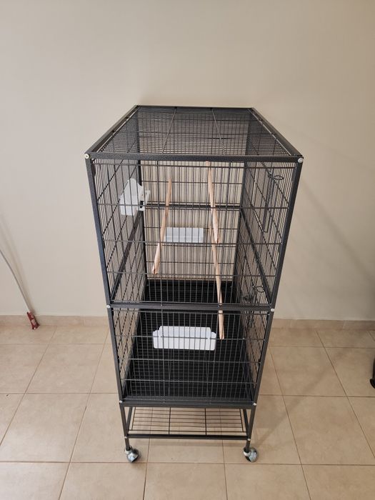 Голяма.  Клетка.