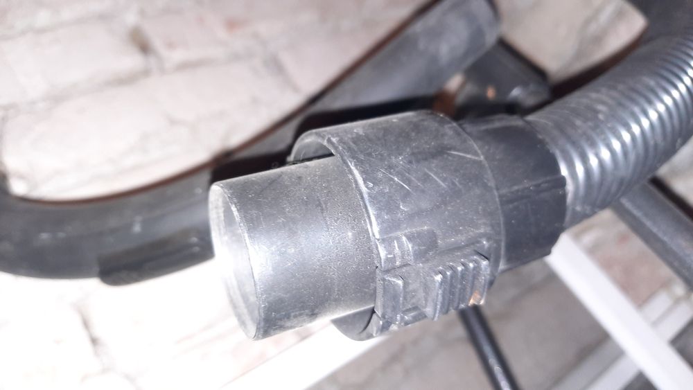 Шланг от пылесоса