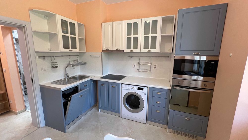 Дава се под наем Тристаен апартамент в София, Център - 65 кв.м за 765 € - Снимка #14