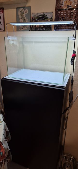 Acvariu 37 l +stand+ accesorii (folosite)