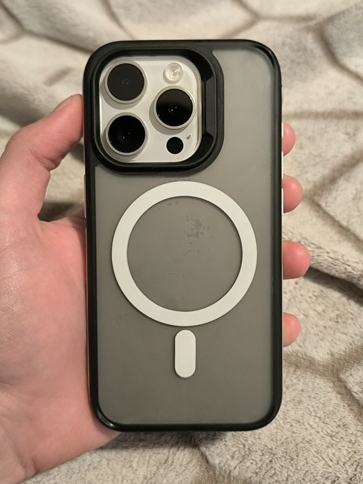 Продавам Iphone 15 pro white