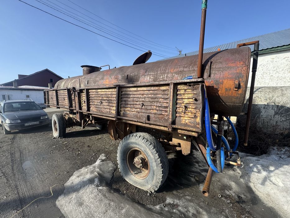 Продам прицеп с бочками