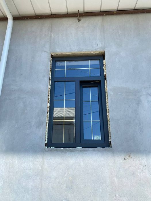 Akfa eshik rom vitraj