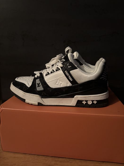lv trainer albi cu negru