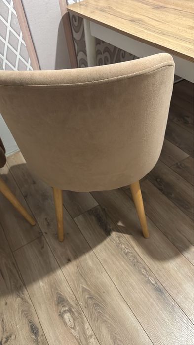 Стол и стулья для кухни