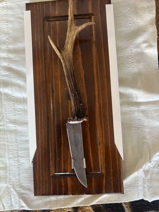 Ръчно изработен нож с дръжка от еленов рог