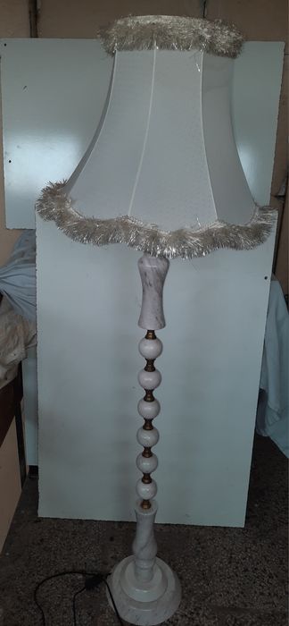 Ретро мраморна самостояща настолна нощна лампа